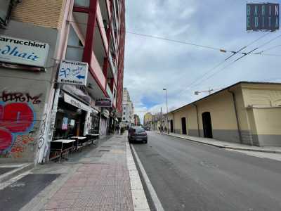Il locale si trova all�inizio di corso Benedetto Croce, di fronte all�entrata del parco sorto sul suolo dell�ex Caserma Rossani